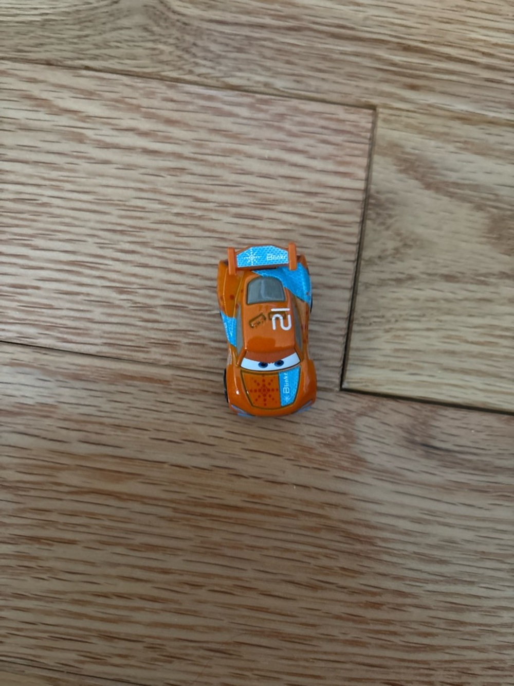 DISNEY PIXAR CARS MINI RACERS RYAN INSIDE LANEY